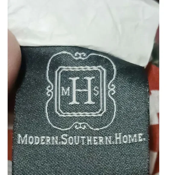 Modern Sothern Home Quilted Christmas Poinsettias King Size Pillow Shams 2 pack - Picture 5 of 6